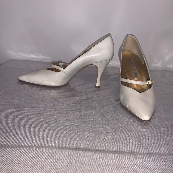 Martinez Valero Bone Leather Heels - Picture 3 of 6